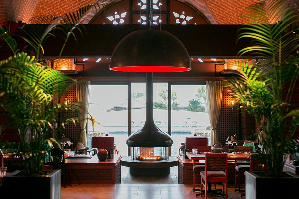 The Lounge on the water -メイン ダイニング　-THE LUIGANS Spa & Resort-