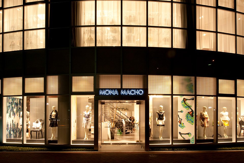 MONA MACHO（モナ マッチョ）